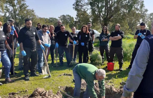 ΔΕΝΤΡΟΦΥΤΕΥΣΗ ΚΑΙ ΚΑΘΑΡΙΣΜΟΣ ΤΟΥ ΠΑΡΚΟΥ ΣΤΟΝ  ΕΚΔΡΟΜΙΚΟ ΧΩΡΟ ΑΛΥΚΗΣ