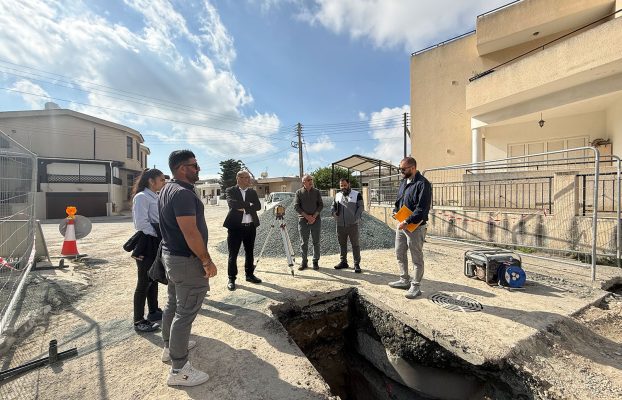 Επιθεώρηση εργασιών για την ανάπλαση μέρους της Λεωφόρου Μακαρίου στα Λιβάδια