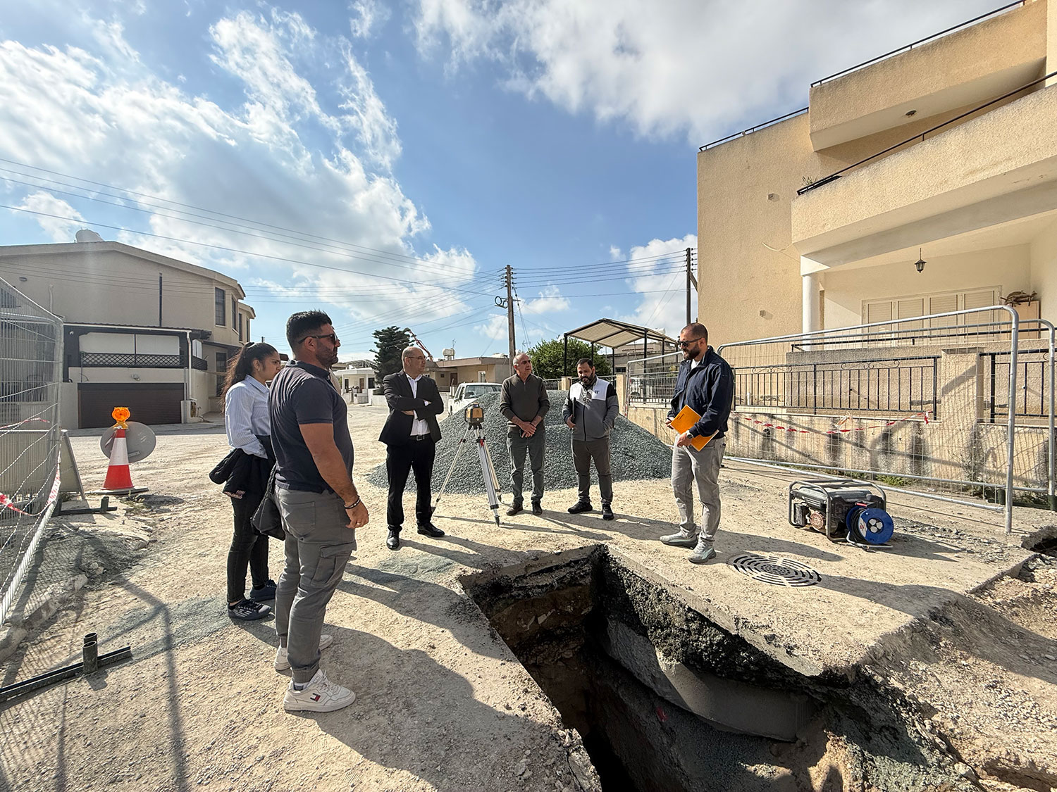 Επιθεώρηση εργασιών για την ανάπλαση μέρους της Λεωφόρου Μακαρίου στα Λιβάδια