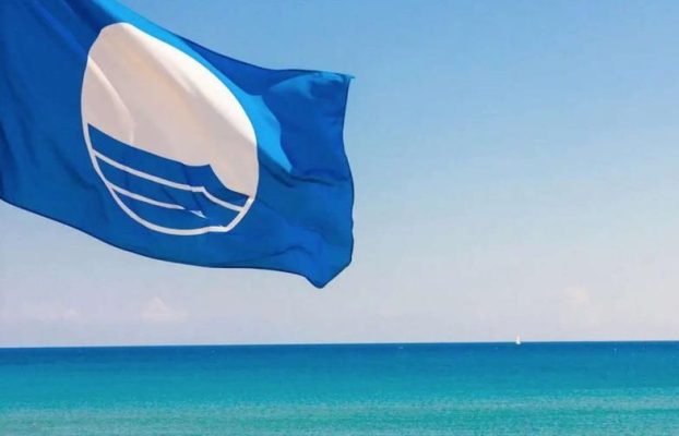 Τέσσερις Γαλάζιες Σημαίες για τις παραλίες του Δήμου Λάρνακας το 2026