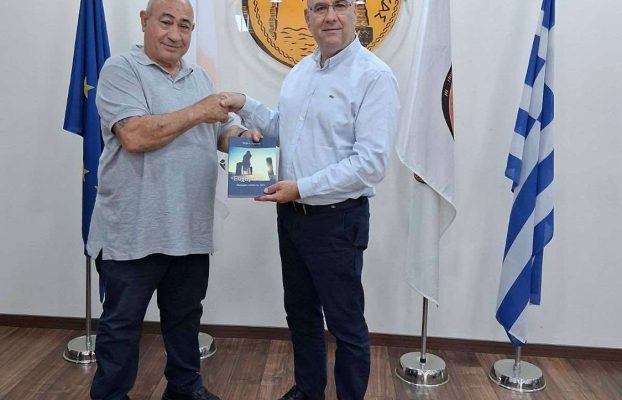 Ανάδειξη της άγνωστης ιστορίας των ασυνόδευτων παιδιών της τουρκικής εισβολής — Συνάντηση Δημάρχου Λάρνακας με τον Πρόεδρο του Συνδέσμου Ασυνόδευτων Φιλοξενηθέντων Παιδιών στην Ελλάδα (1974-1979)