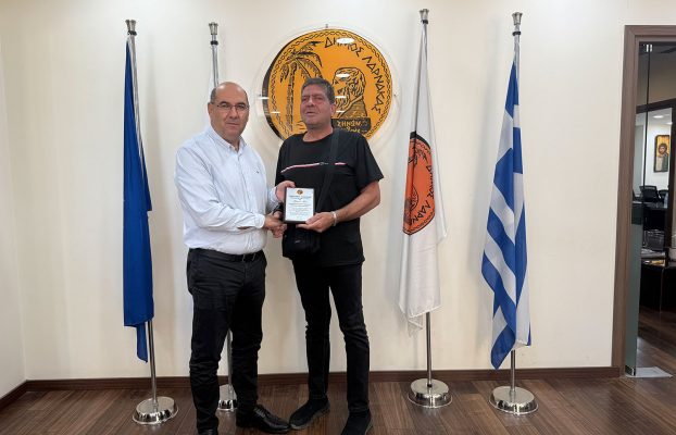 Ο Δήμαρχος Λάρνακας υποδέχθηκε τον «χρυσό» Παγκόσμιο Πρωταθλητή παρά – τοξοβολίας, κ. Μισό