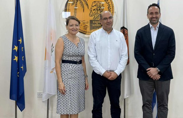 Συνάντηση του Δημάρχου Λάρνακας με την Πρέσβειρα και τον Επίτιμο Πρόξενο της Πορτογαλίας στην Κύπρο