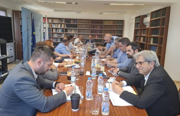 Σύσκεψη στο Υπουργείο Δικαιοσύνης και Δημοσίας Τάξεως με θέμα την αντιμετώπιση της εγκληματικότητας και παραβατικότητας στη Λάρνακα