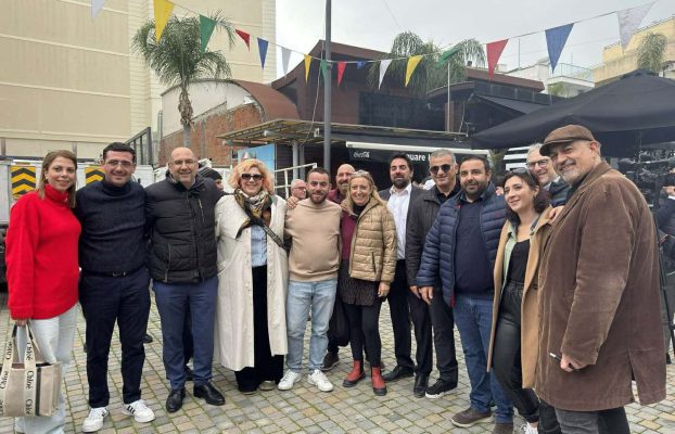 Με μεγάλη επιτυχία γιορτάστηκε η Τσικνοπέμπτη στην Πλατεία Ερμού – Η Λάρνακα συνεχίζει σε καρναβαλικούς ρυθμούς