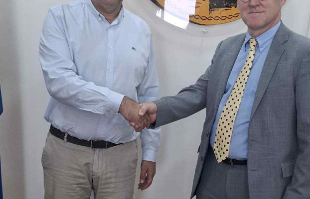 Συνάντηση του Δημάρχου Λάρνακας με τον Ύπατο Αρμοστή του Ηνωμένου Βασιλείου στην Κύπρο