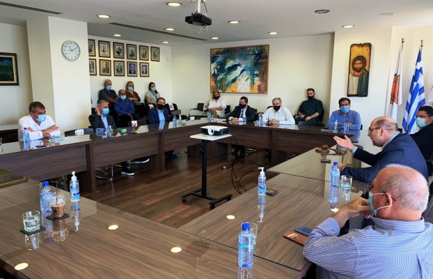 ΕΠΙΣΚΕΨΗ ΤΟΥ ΠΡΟΕΔΡΟΥ ΤΟΥ ΔΗΜΟΚΡΑΤΙΚΟΥ ΣΥΝΑΓΕΡΜΟΥ κ. ΝΕΟΦΥΤΟΥ ΑΒΕΡΩΦ ΣΤΟ ΓΡΑΦΕΙΟ ΔΗΜΑΡΧΟΥ ΛΑΡΝΑΚΑΣ