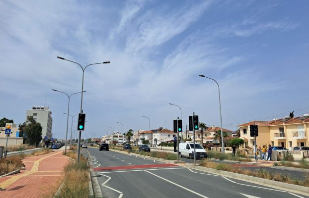 Σε λειτουργία νέες διαβάσεις πεζών στο δρόμο Λάρνακας – Δεκέλειας